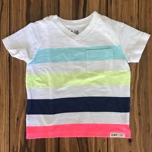 Bold GAP t-shirt